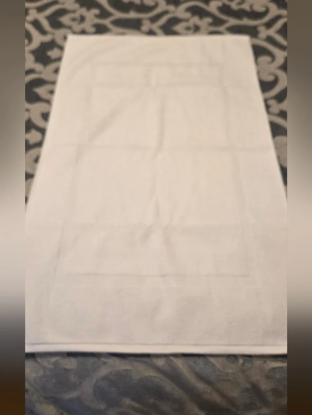 6 Pc Like New White Cotton Towel Set - Soft Bath Towels